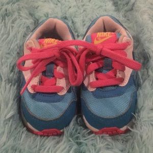 Toddler Nike Air Max Size 4C!
